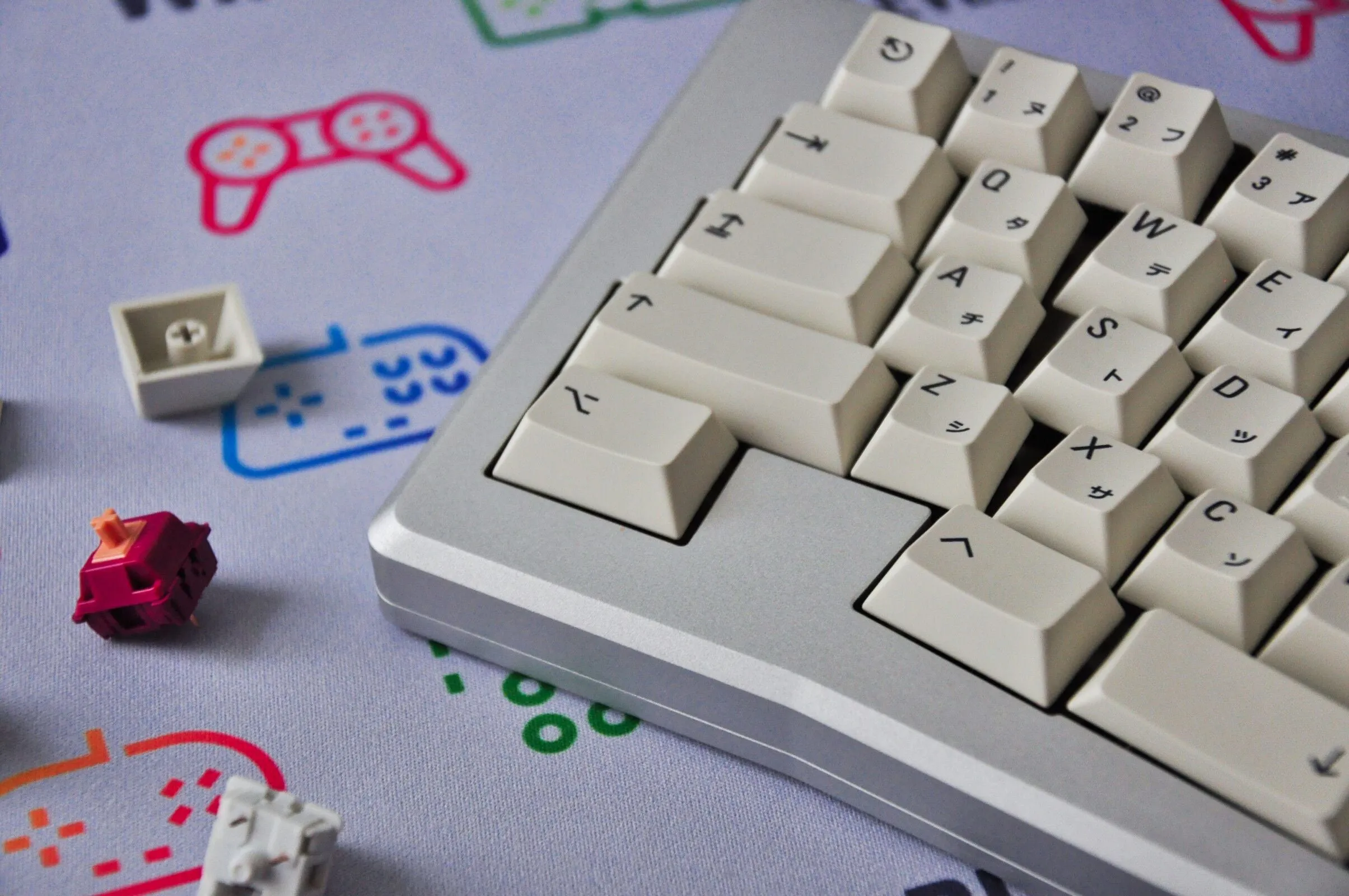 Hot Swappable Workspace Setup SHENPO 2048 CHERRY PROFILE PBT KEYCAP